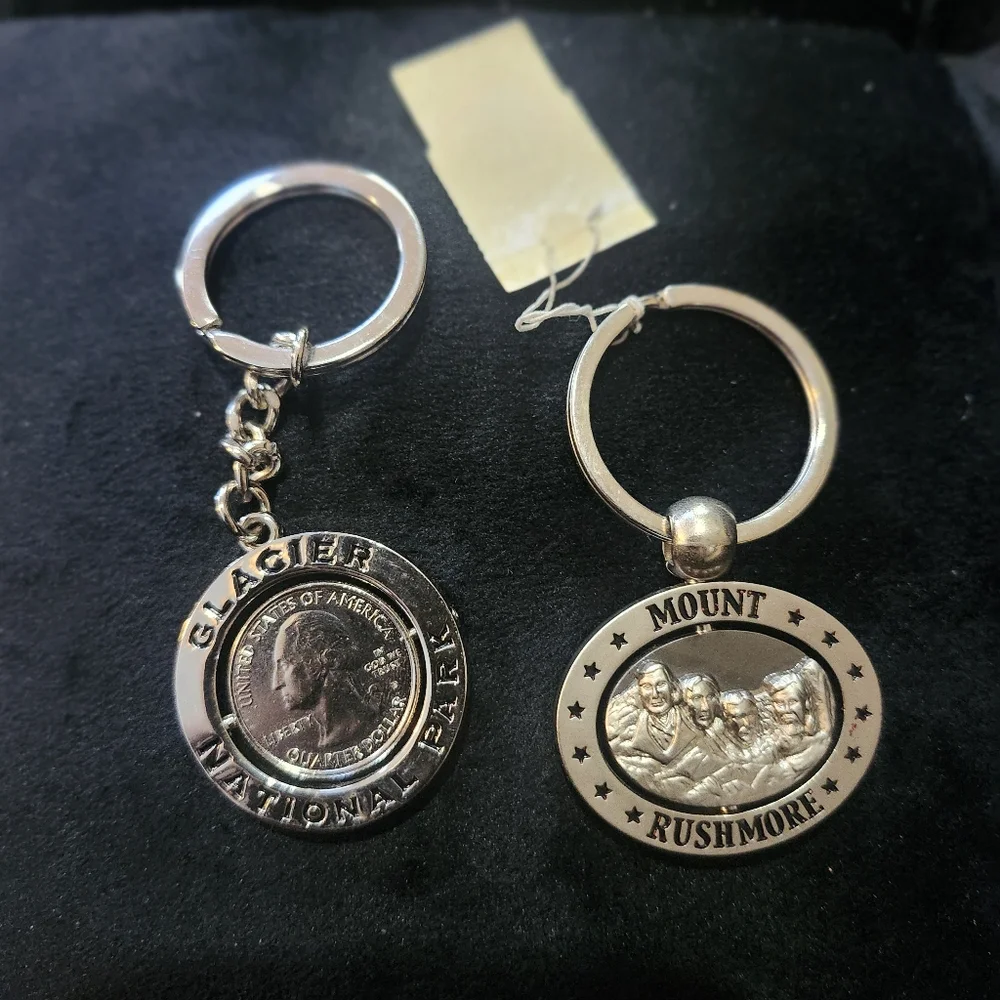 Glacier & Mount Rushmore Souvenir Keychain Set - Silver Tone Metal